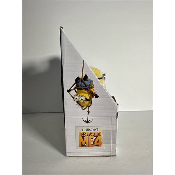 Despicable Me 4 Jerry Mega Minion Crash & Roll Figure with 3 roaches toys NEW - Picture 3 of 4